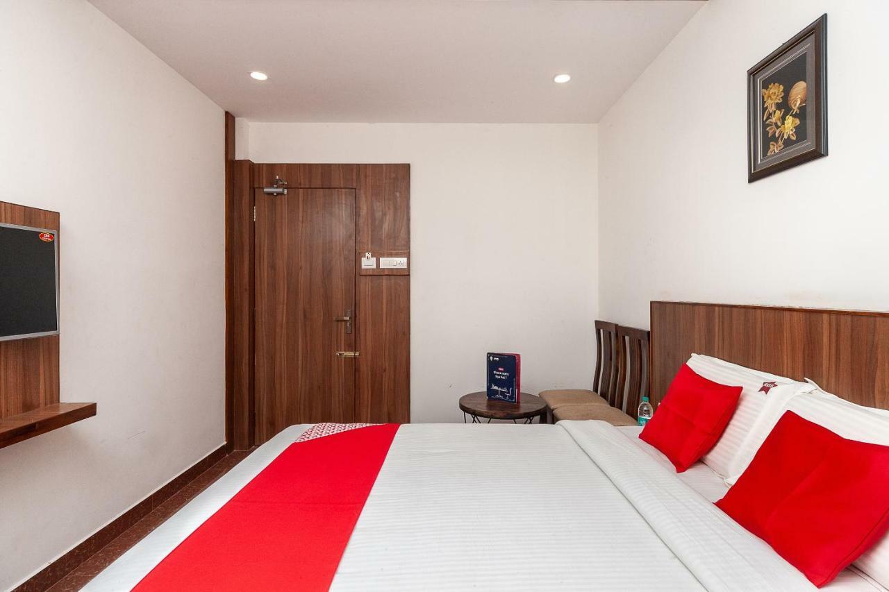 Oyo 29859 Rds Guest House Ambur Bagian luar foto